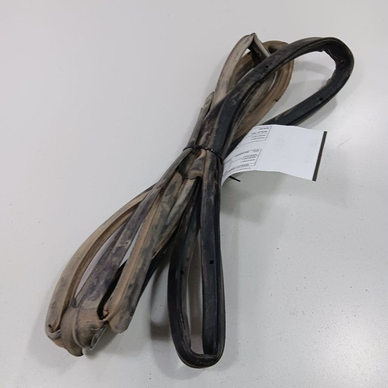 Toyota Yaris On Door Seal Rubber Left Driver Rear Back  2020 2019 2018 2017 2016