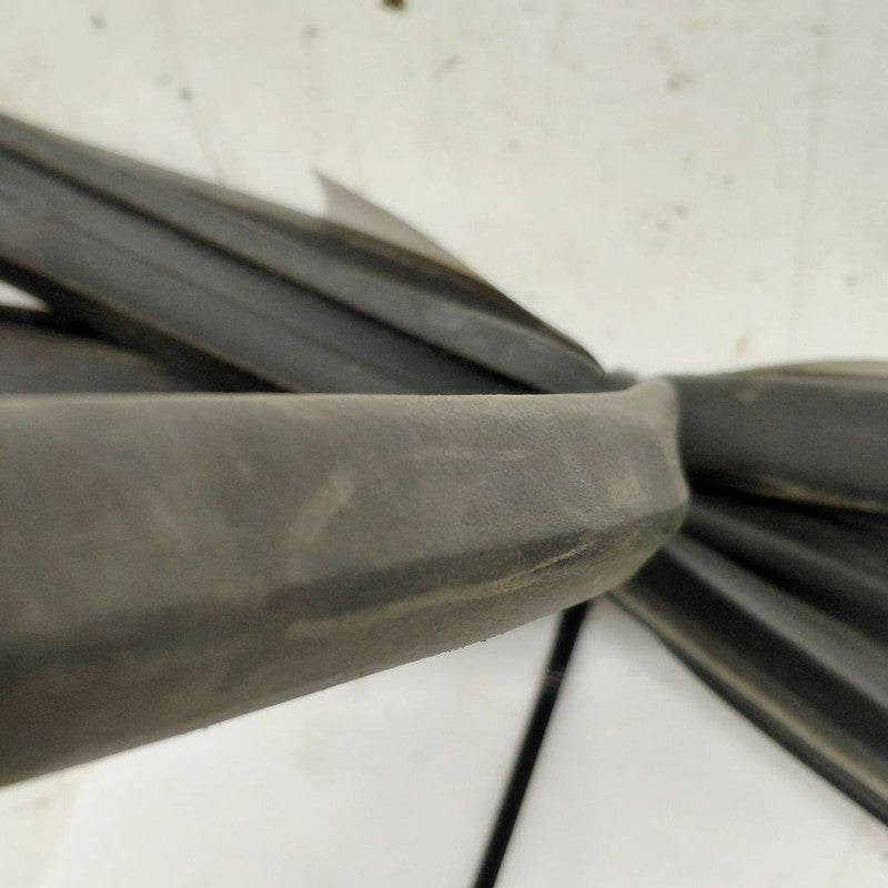 Chevy Trailblazer Cowl Vent Panel Hood Rubber Seal 2023 2022 2021
