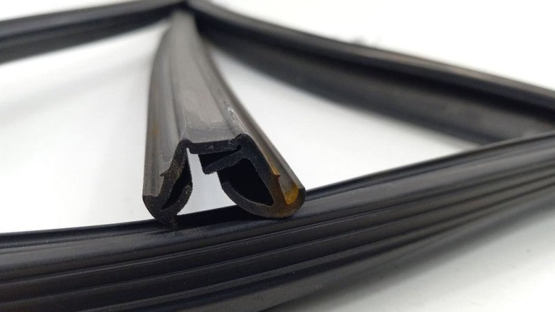 Hyundai Elantra Door Glass Window Seal Rubber Right Passenger Front 2009 2010 20
