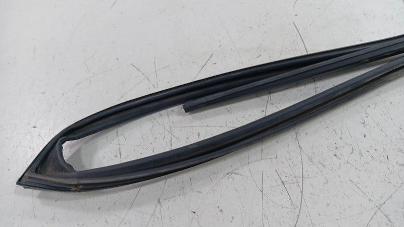 Subaru Impreza Door Glass Window Seal Rubber Right Passenger Front 2017 2018 201