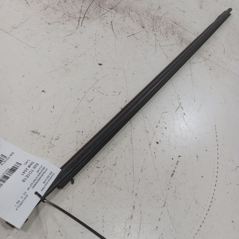 Toyota Corolla Door Glass Window Weather Strip Trim Front Right Passenger 2019