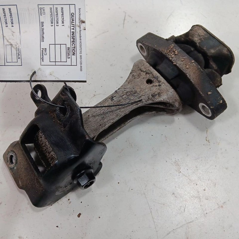 Hyundai Elantra Engine Motor Mount Rear Back  2017 2016 2015 2014 2013