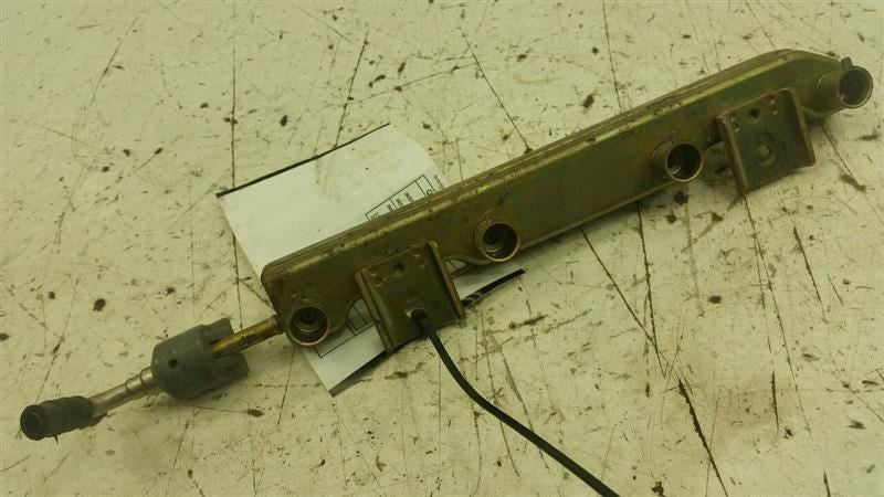 Nissan Sentra Fuel Rail Injection Injector Mount Bar 2002 2003 2004 20