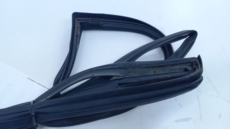 Nissan Versa On Door Seal Rubber Gasket Left Rear Back2008 2009 2010 2011 2012