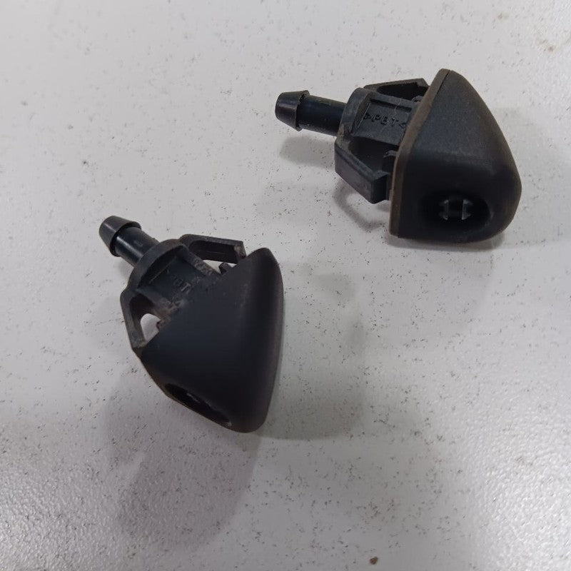 Toyota Yaris Windshield Wiper Washer Fluid Hood Sprayer Nozzles 2020 2019 2018