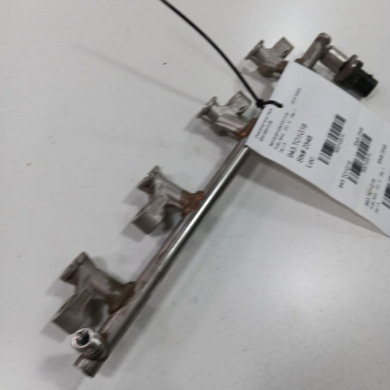 Toyota Yaris Fuel Rail Injection Injector Mount Bar  2020 2019 2018 2017 2016