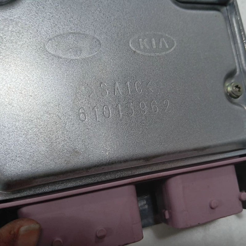 95910F2000 Control Module Sedan Turbo Fits 17-18 Hyundai Elantra