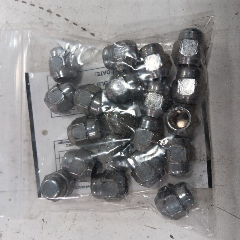 Nissan LEAF Lug Nut Set  2013 2014 2015 2016 2017