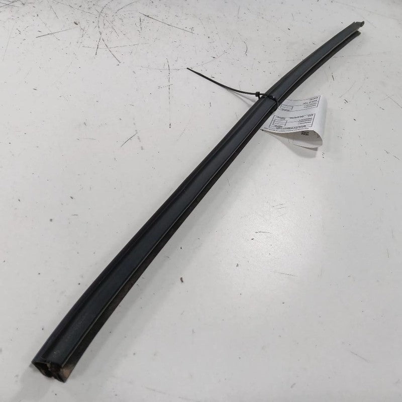 Hyundai Elantra Left Front Weather Strip Interior  2017 2016 2015 2014 2013
