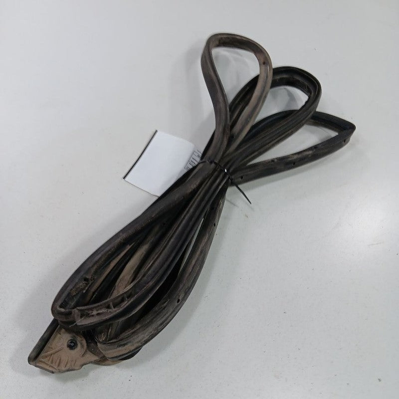 Toyota Yaris On Door Seal Rubber Right Passenger Front 2020 2019 2018 2017 2016