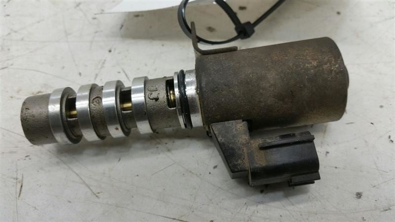 Nissan Sentra Variable Timing Gear Oil Control Valve Solenoid Cylinder Head 2006