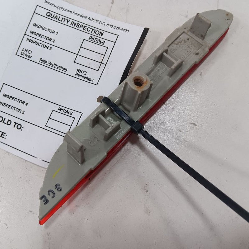 Nissan LEAF Passenger Right Rear Marker Light Lamp  2013 2014 2015 2016 2017