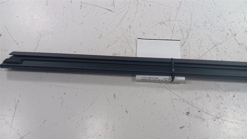 Chrysler 200 Right Front Weather Strip Interior 2015 2016 2017