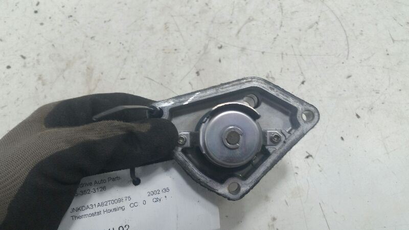 2002 INFINITI I35 Thermostat Housing Mount Bracket 2003 2004