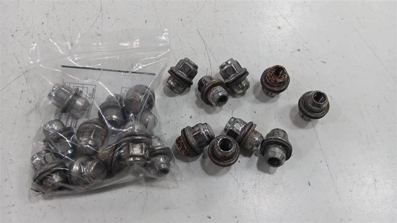Infiniti G37 Lug Nut Set 2011 2012 2013