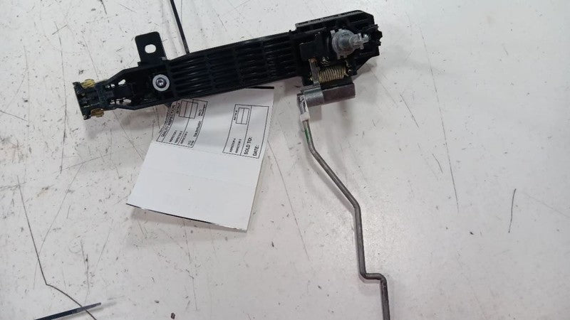 D10E5942XB Driver Left Door Handle Exterior Door Handle Assembly Fits 16-19 MAZDA CX-3