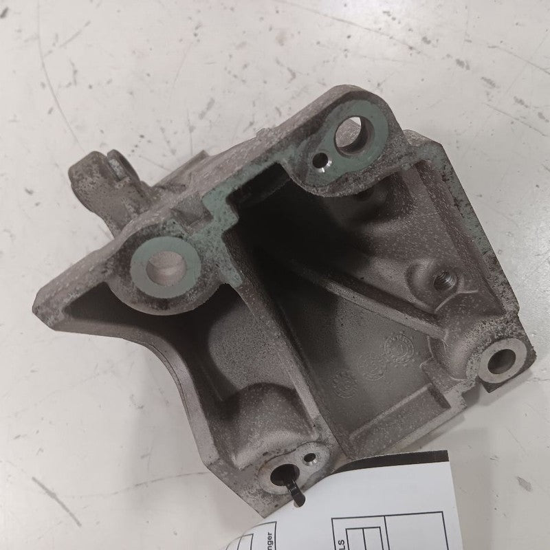 Toyota Corolla 1.8 Alternator Bracket 2019 2018 2017