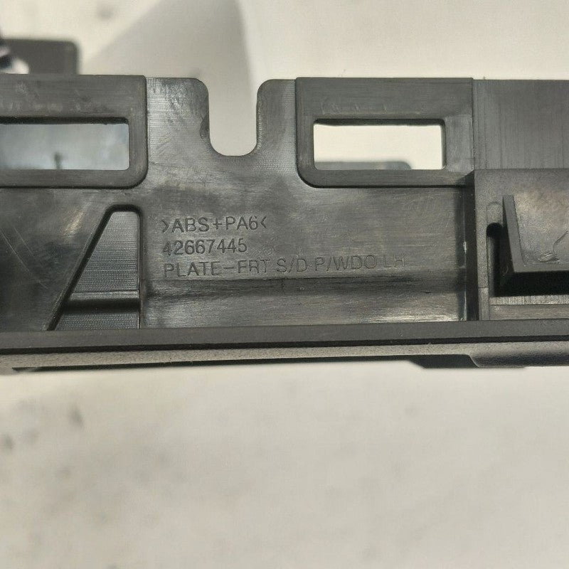 Buick Encore GX Window Switch Bezel Trim Left Front 2022 2023 2024 202