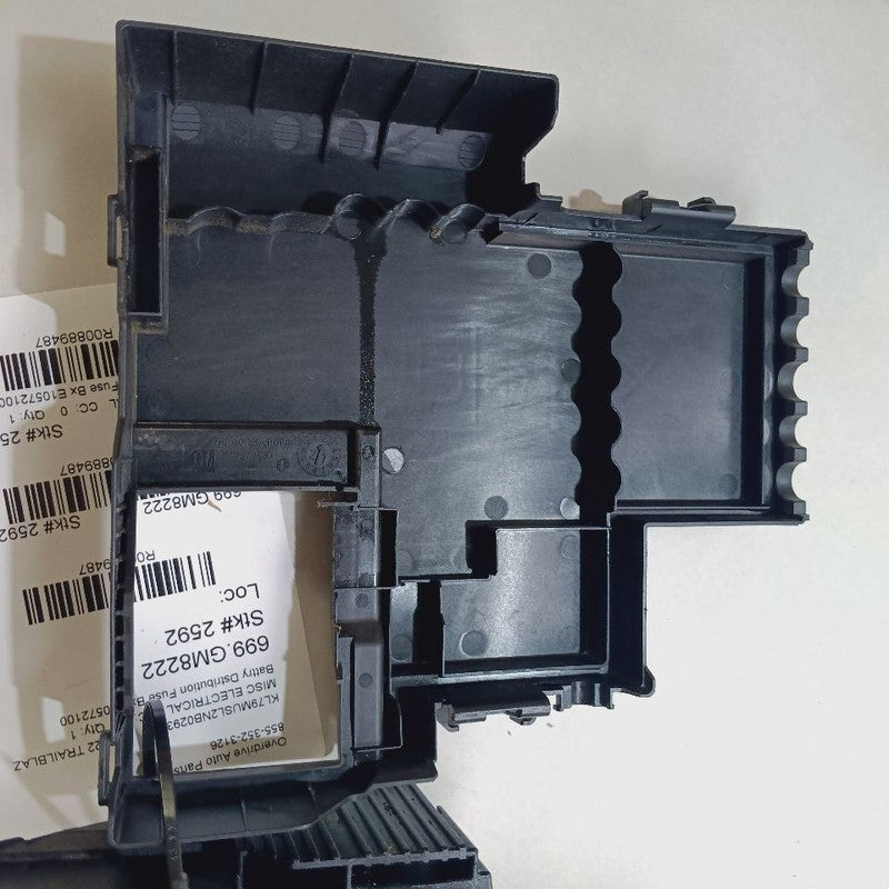 Chevy Trailblazer Battry Dstribution Fuse Box {E10572100} 2023 2022 20