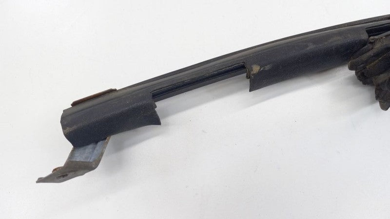 Sentra Door Glass Window Seal Rubber Left Rear Back 2006 2005 2004 2003 2