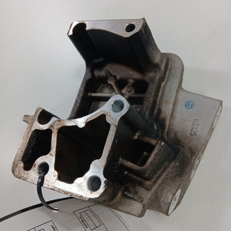 Fiat 500 Engine Motor Mount Bracket Right Passenger 2012 2013 2014 2015
