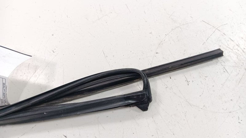 Mazda 3 Door Glass Window Seal Rubber Left Rear Back 2010 2011 2012 2013