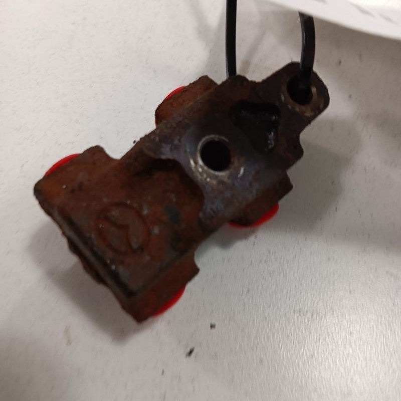 Toyota Yaris Brake Line Proportioning Valve Junction Splitter 2020 2019 2018 20