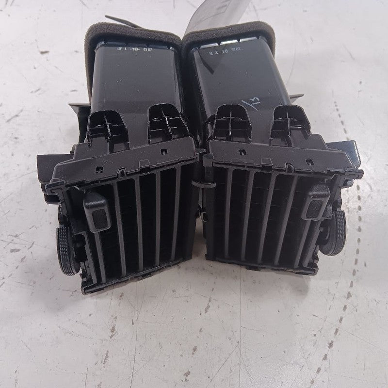 Nissan LEAF Dash Air Vent Center Middle 2013 2014 2015 2016 2017