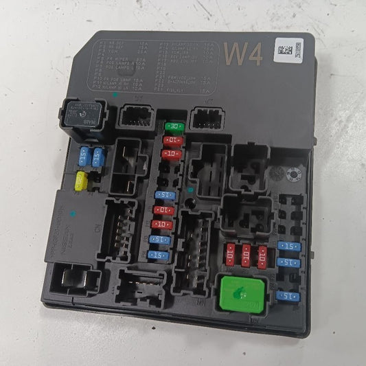 Fuse Box Engine Fits 13-17 Nissan LEAF