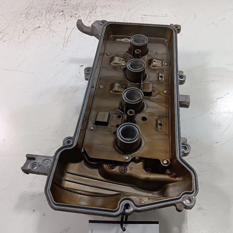 Toyota Prius C Engine Cylinder Head Valve Cover  2017 2016 2015 2014 2013