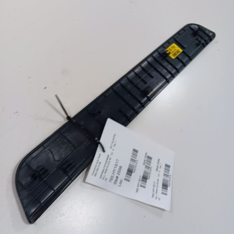 Hyundai Elantra Sill Trim Plate Door Jam Threshold Right Passenger Front  2017