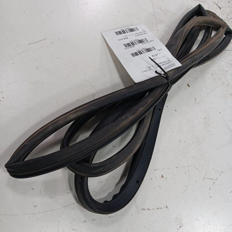 Toyota Prius C On Door Seal Rubber Right Passenger Rear Back  2017 2016 2015