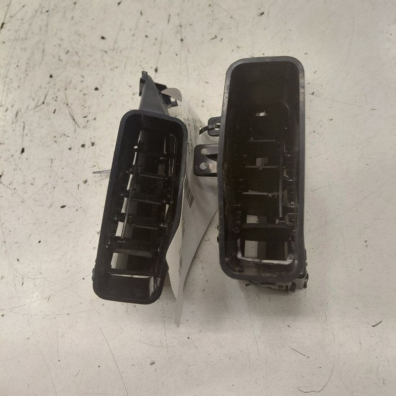 Subaru XV Crosstrek Dash Air Vent Center Middle 2025 2024