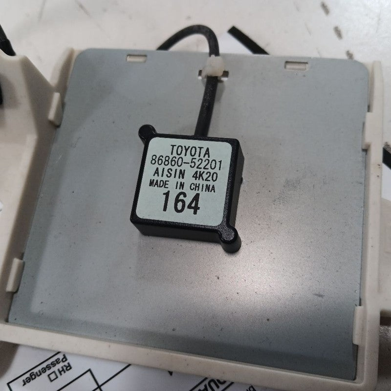 Toyota Prius C Navigation GPS Antenna Module {8686052201} 2017 2016 2015 2014