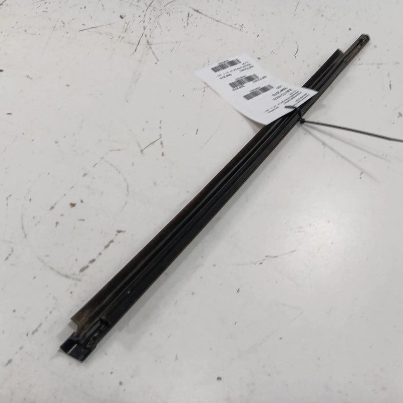 Toyota Prius C Door Glass Window Weather Strip Trim Rear Left Back  2017