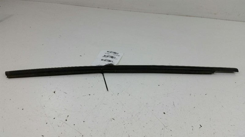 2006 Ford Fusion Door Glass Window Weather Strip Trim Front Right Passenger 2007