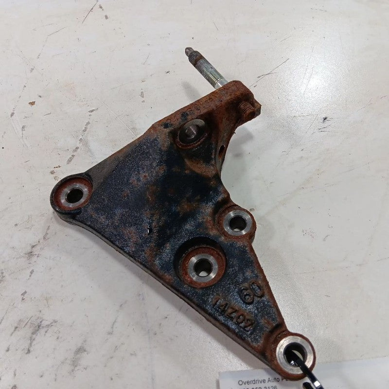 Toyota Prius C Engine Motor Mount Right Passenger 2017 2016 2015 2014 2013