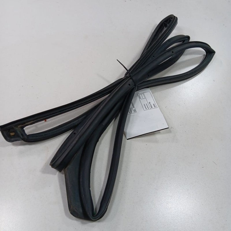 Hyundai Elantra On Door Seal Rubber Right Passenger Front 2017 2018 2019 2020