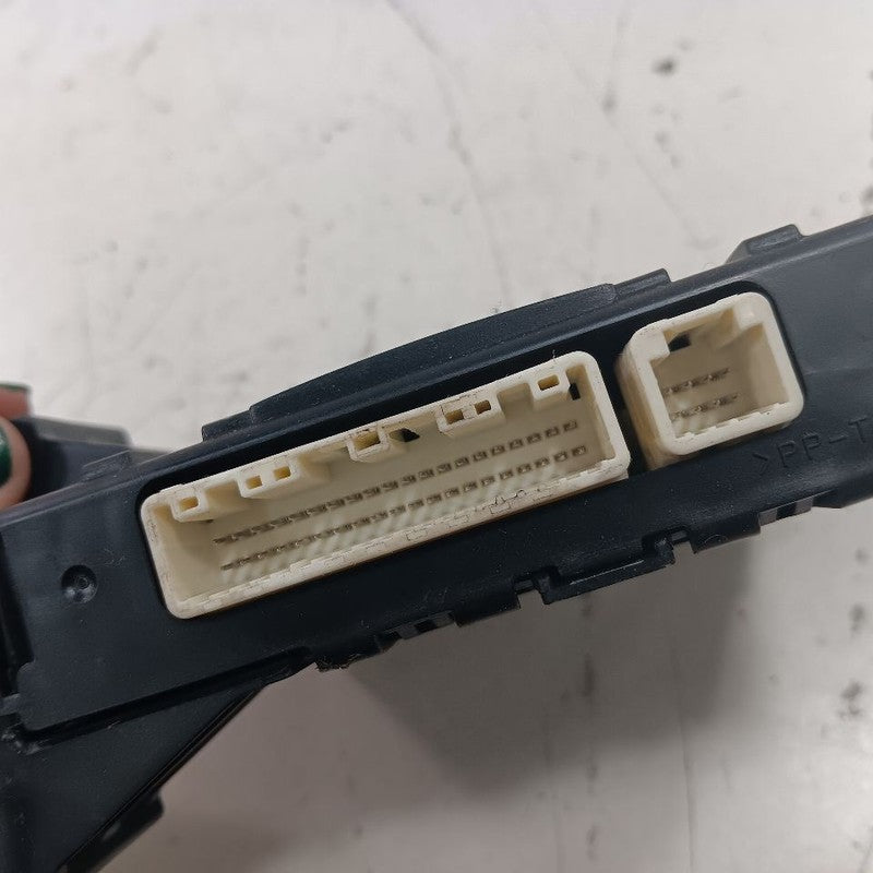 8865052B70 Temperature Blower Motor Control Module VIN B3 15-17 Toyota Prius C