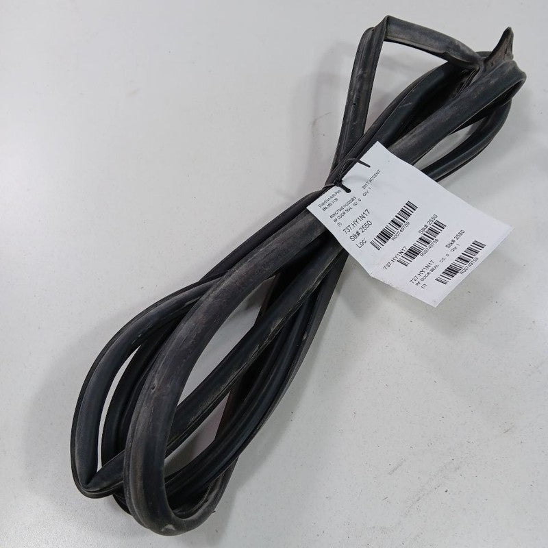 Hyundai Accent On Door Seal Rubber Right Passenger Front  2017 2016 2015 2014
