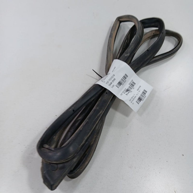 Toyota Yaris On Door Seal Rubber Right Passenger Front 2020 2019 2018 2017 2016