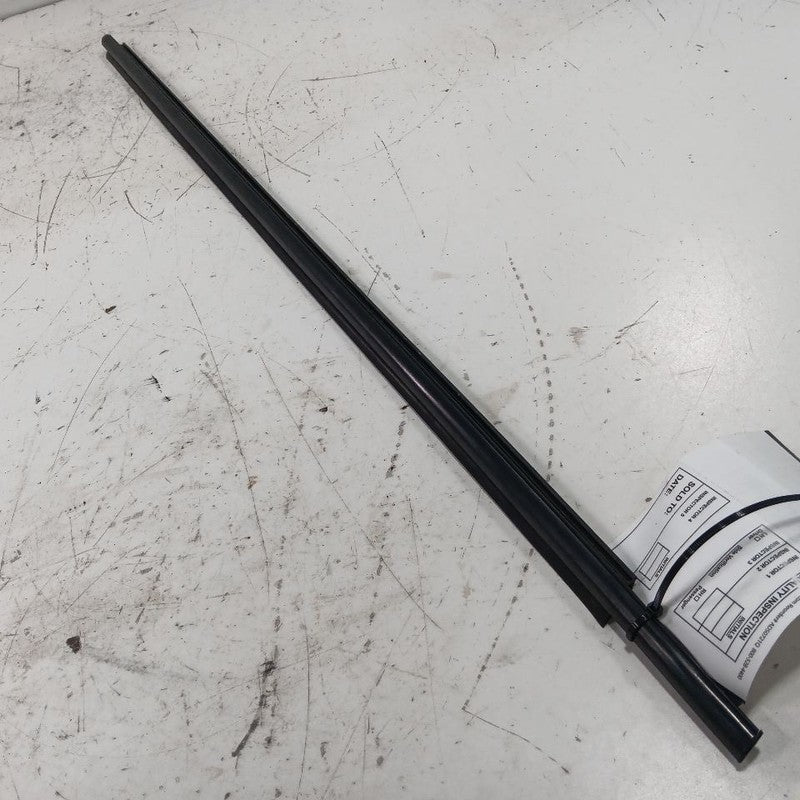 Toyota Corolla Door Glass Window Weather Strip Trim Front Right Passenger  2016