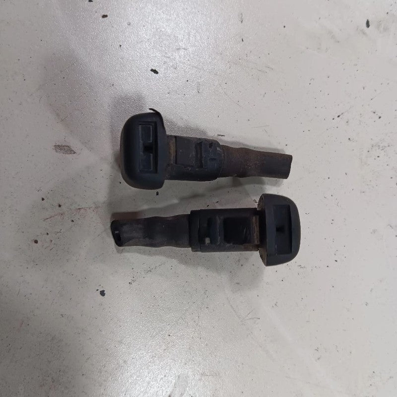 Hyundai Elantra Windshield Wiper Washer Fluid Hood Sprayer Nozzles  2017 2016