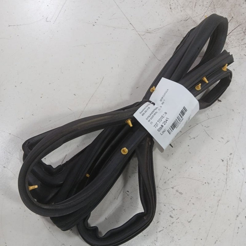 Toyota Corolla On Door Seal Rubber Right Passenger Front 2019 2018 2017