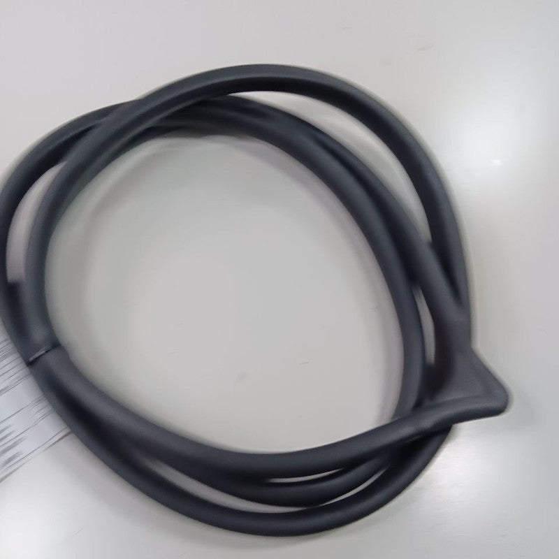 Hyundai Elantra On Body Door Jamb Seal Gasket Front Left Driver 2017 2018 2019