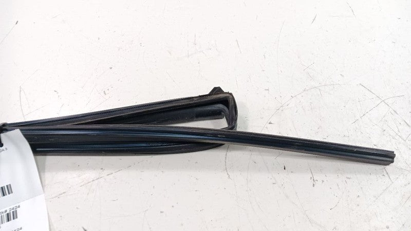 Mazda 3 Door Glass Window Seal Rubber Left Rear Back 2010 2011 2012 2013