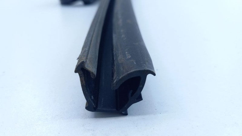 Nissan Versa Door Glass Window Seal Rubber Left Rear Back 2008 2009 2010 2011 12