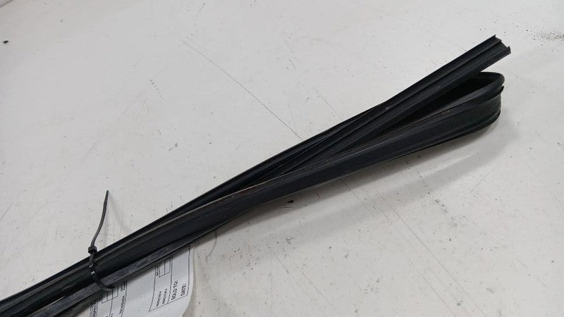 Subaru Impreza Door Glass Window Seal Rubber Right Passenger Front 2017 2018 201