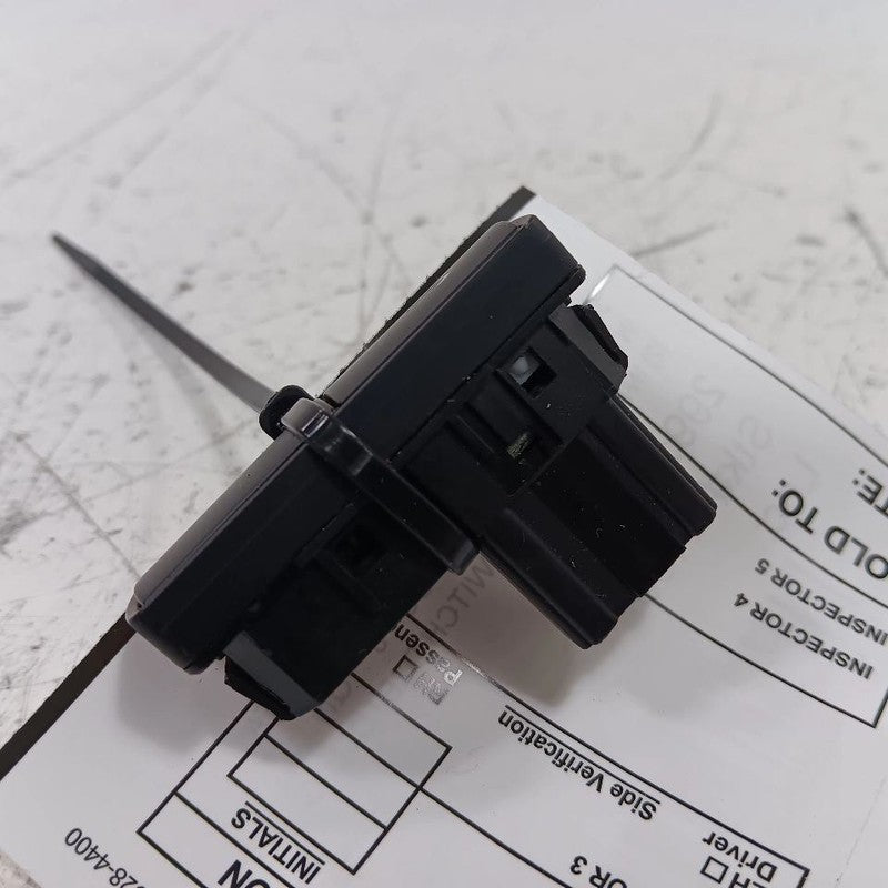 Ford Fiesta D2BTD3L0G Interior Lamp Switch 2016 2017 2018 2019