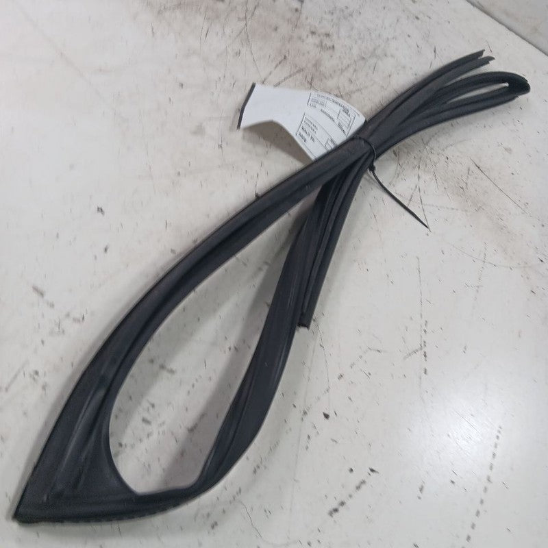Toyota Corolla Door Glass Window Seal Rubber Left Driver Front 2019 2020 2021
